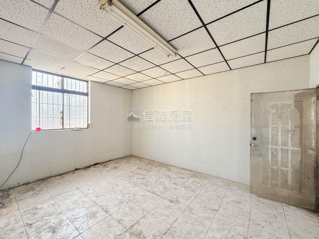 大地坪大成路二段角窗店霸房屋室內格局與周邊環境