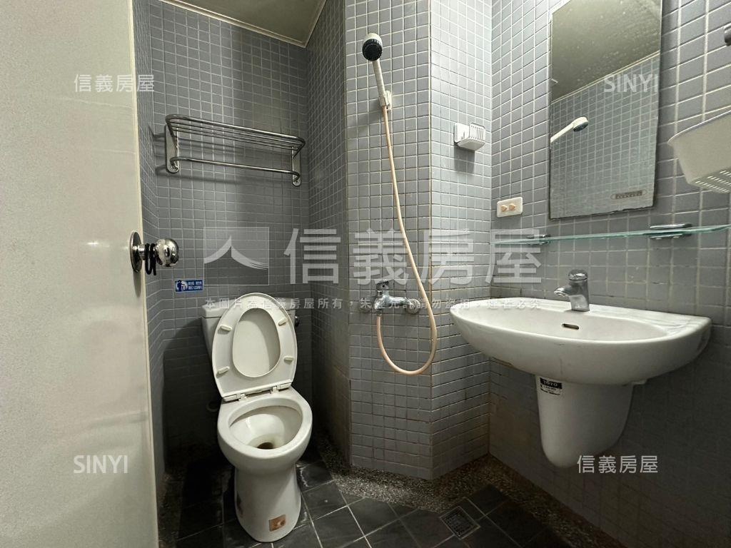 大里工業區３樓公寓５套房房屋室內格局與周邊環境
