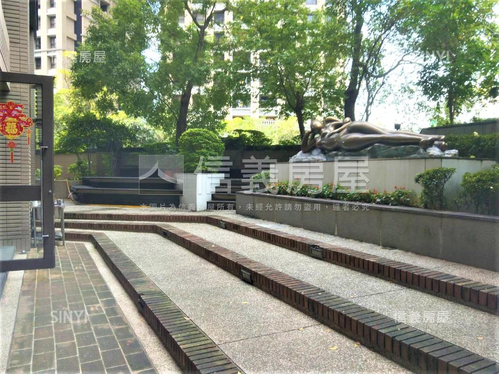 景安靜幽兩房平面車位房屋室內格局與周邊環境