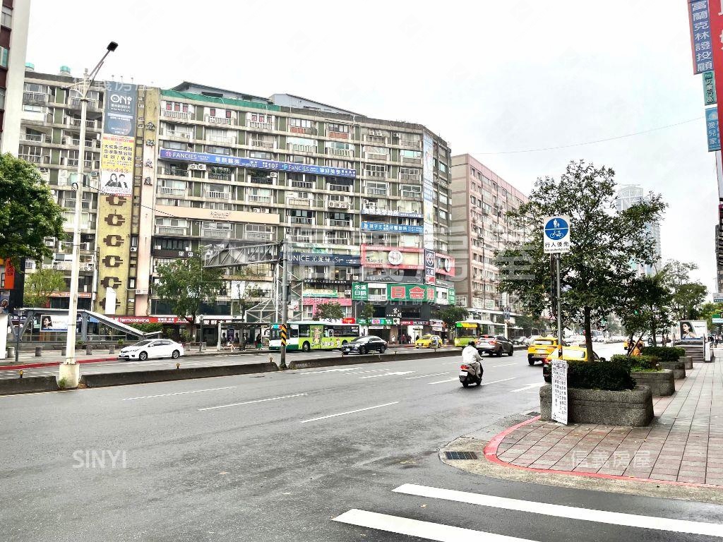 東區角間收租金店面房屋室內格局與周邊環境