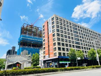 捷運站旁百坪店面