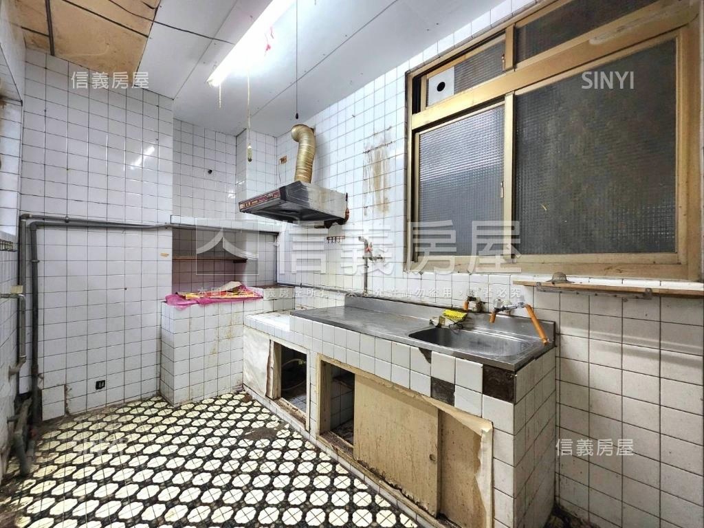 仁興巷寬方正美寓２樓房屋室內格局與周邊環境