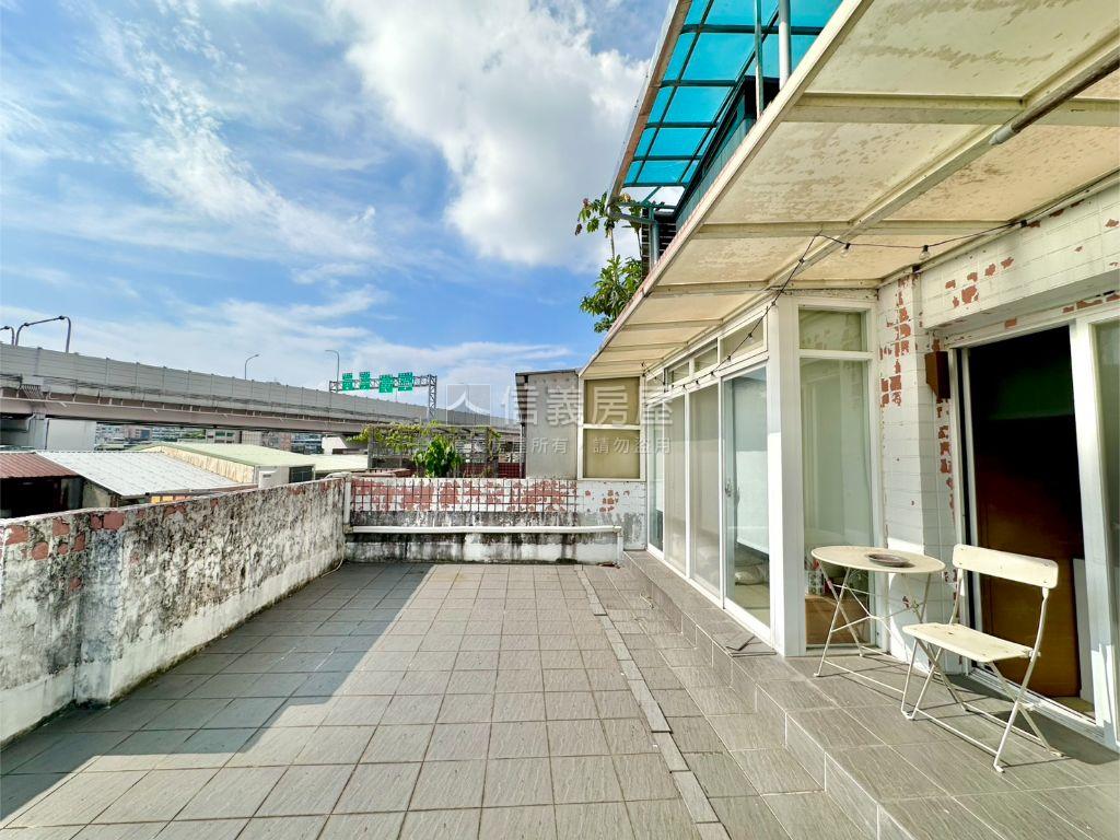 信義陽光自由露臺戶房屋室內格局與周邊環境