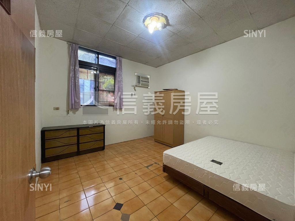 正經國路大面寬透店房屋室內格局與周邊環境