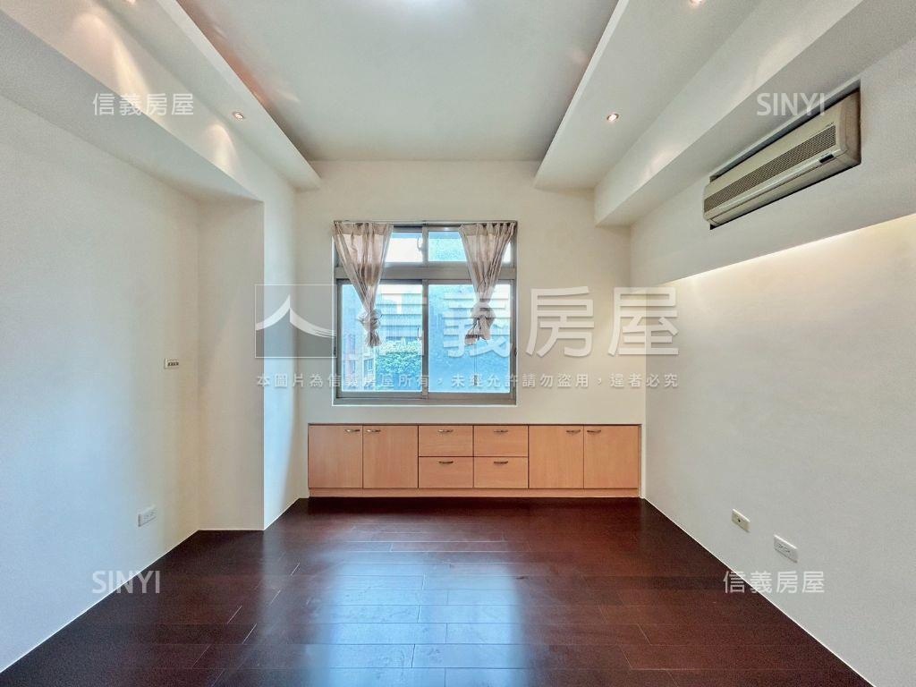 專任近ＡＩ園區三房車位房屋室內格局與周邊環境