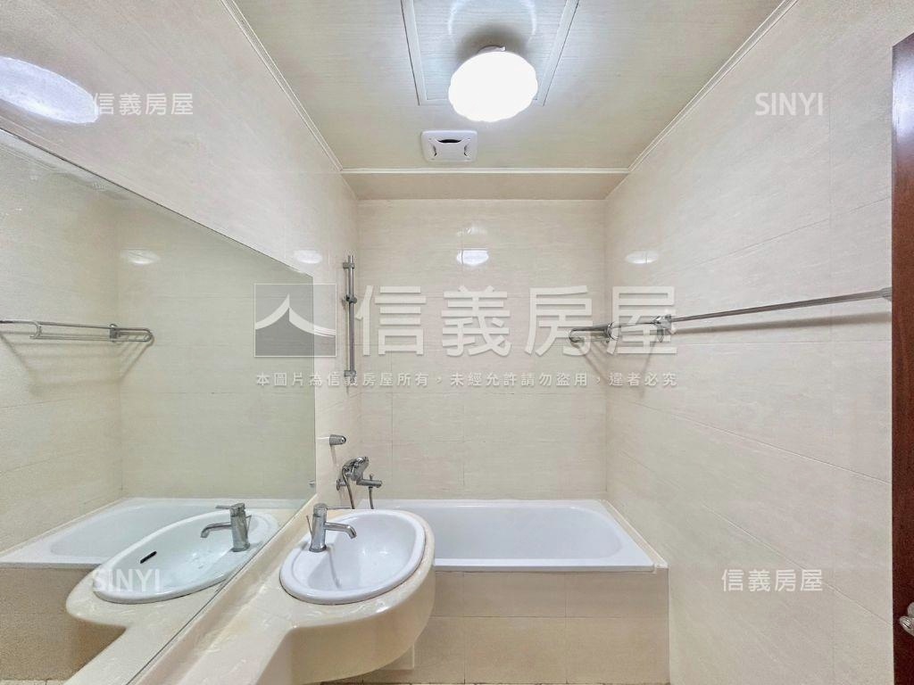 專任近ＡＩ園區三房車位房屋室內格局與周邊環境
