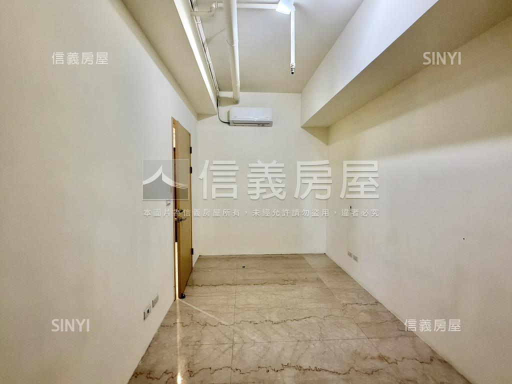 稀有哲人德林一房車位房屋室內格局與周邊環境