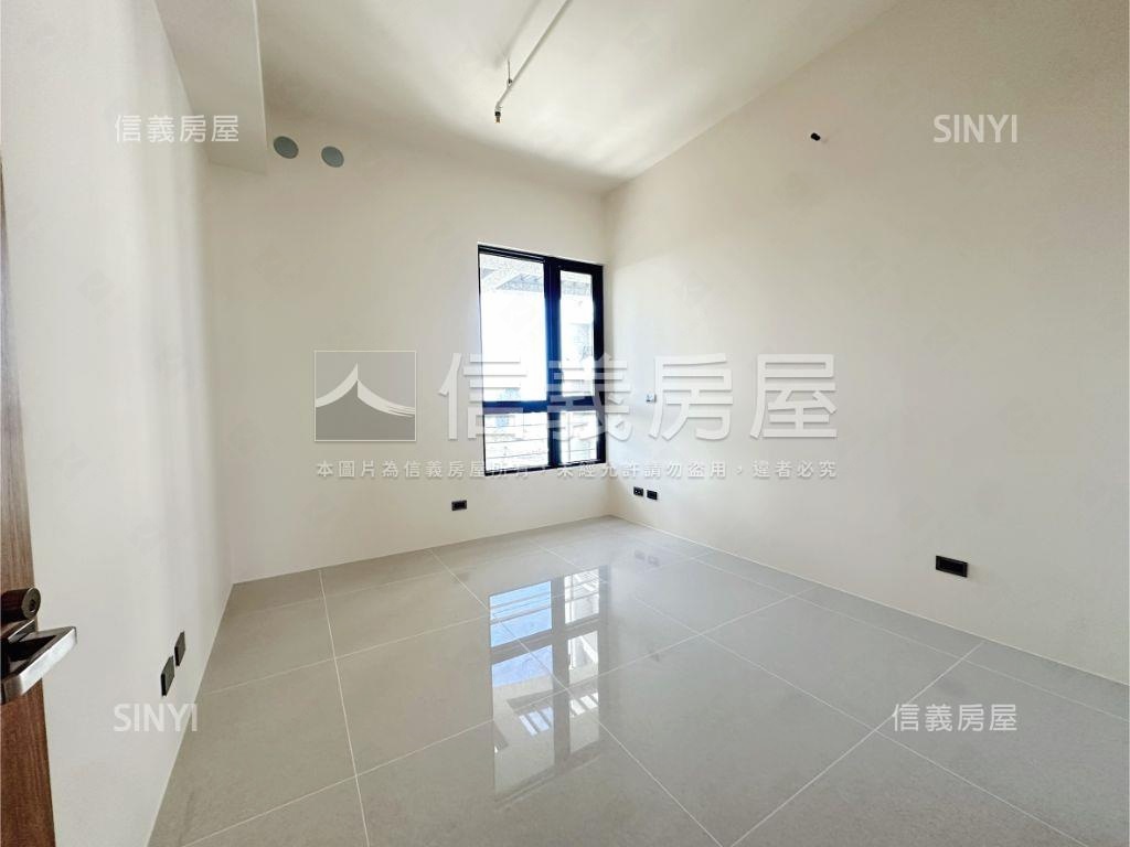 坤山央央高樓視野典藏大戶房屋室內格局與周邊環境