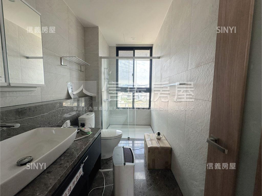 坤山央央高樓視野典藏大戶房屋室內格局與周邊環境