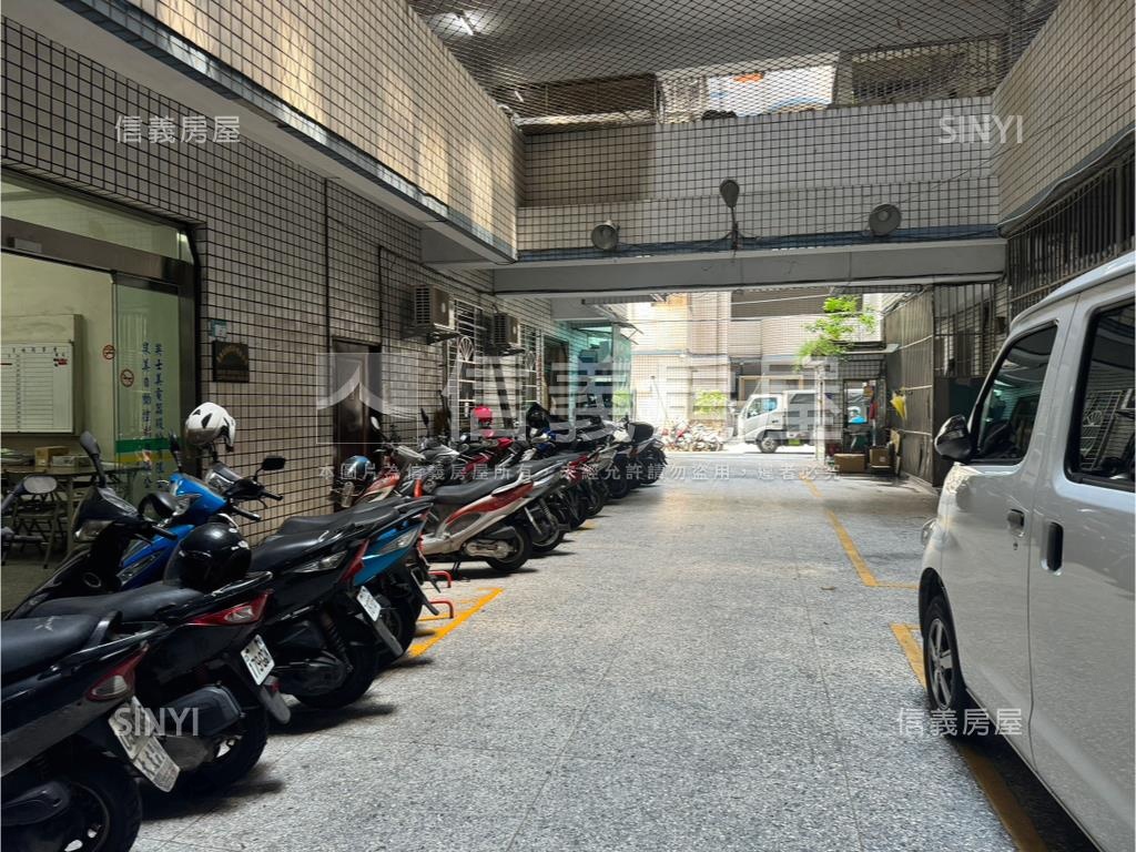 正中正北路門牌低總價廠辦房屋室內格局與周邊環境