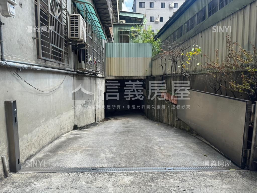 正中正北路門牌低總價廠辦房屋室內格局與周邊環境