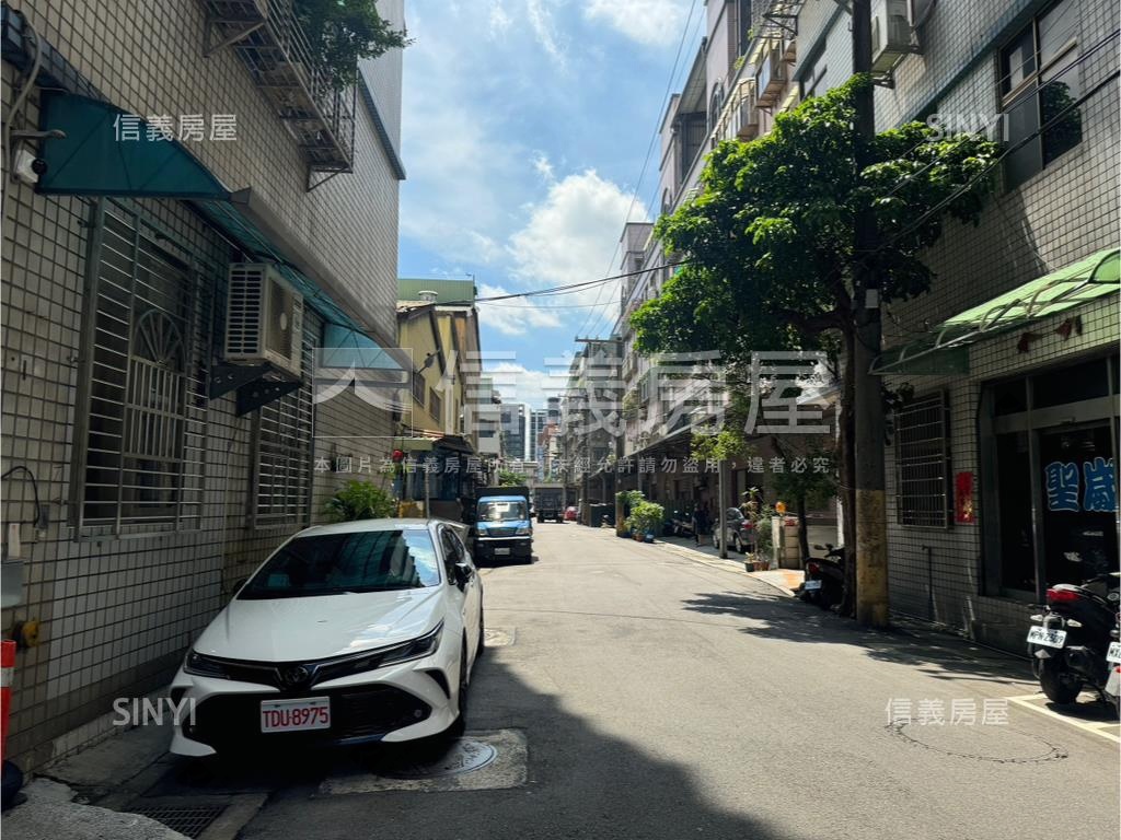 正中正北路門牌低總價廠辦房屋室內格局與周邊環境