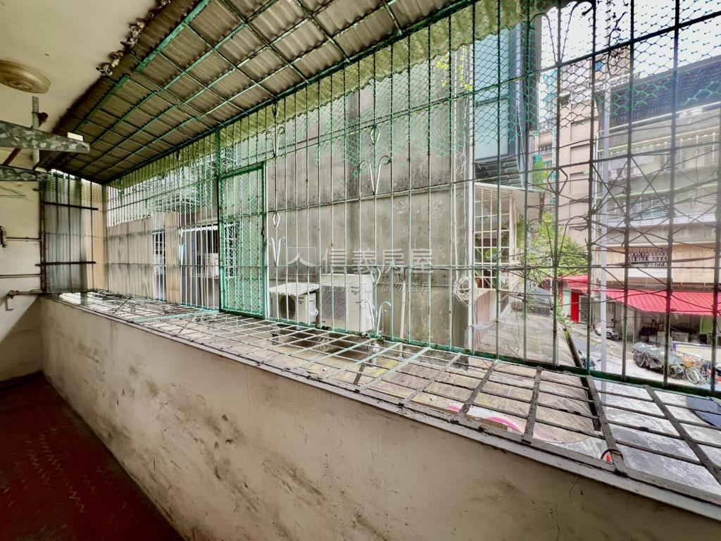 民治街膝蓋救星房屋室內格局與周邊環境