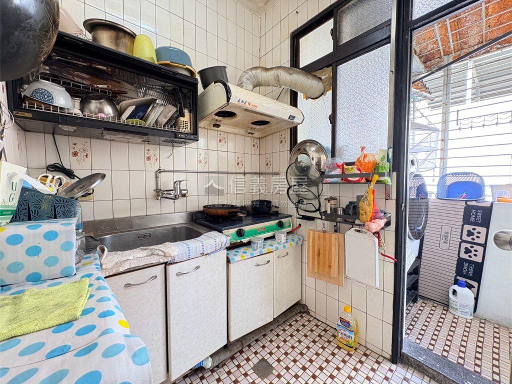 近未來萬大捷運線３房房屋室內格局與周邊環境