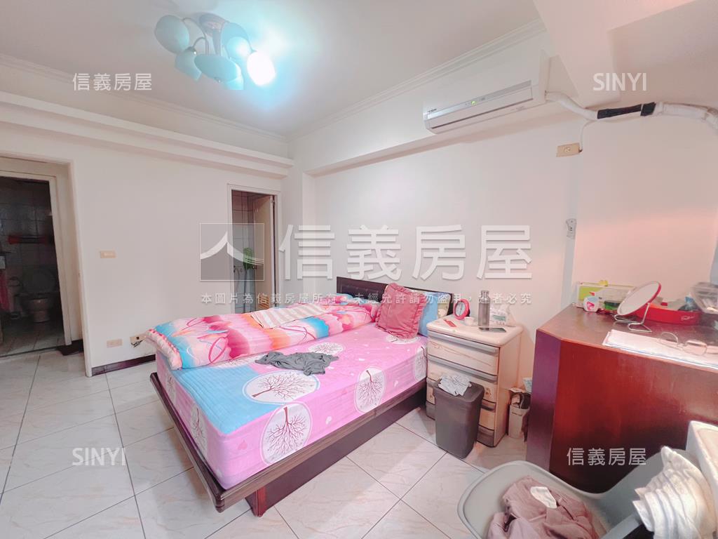 一層一戶獨棟華廈四房車位房屋室內格局與周邊環境