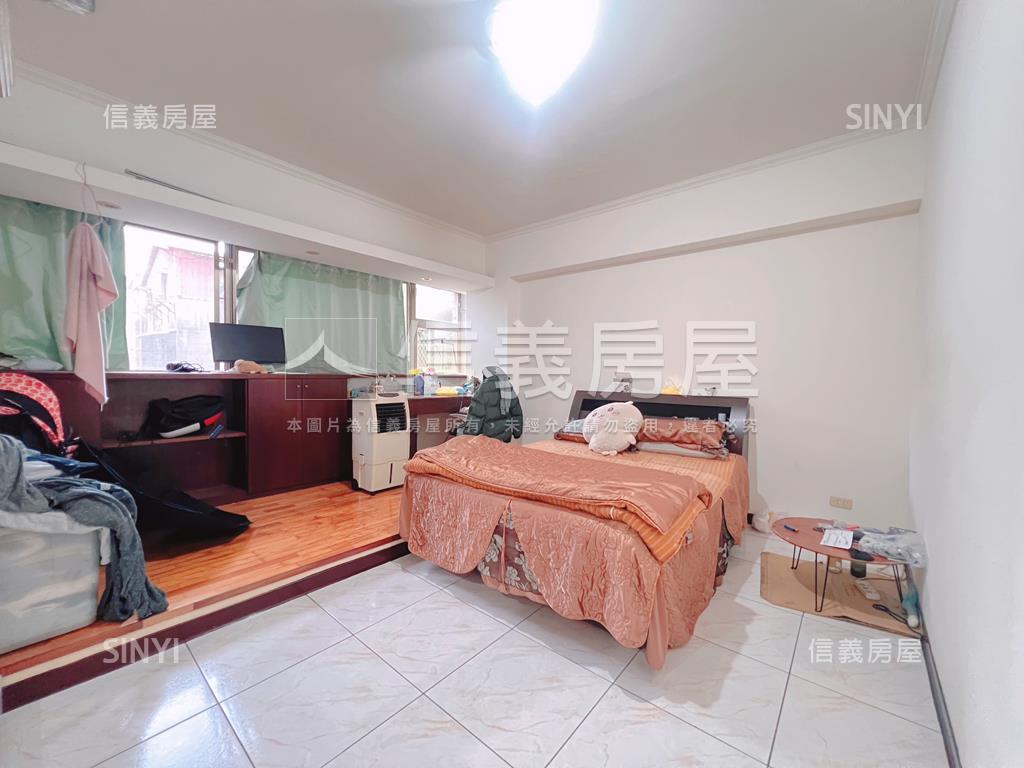 一層一戶獨棟華廈四房車位房屋室內格局與周邊環境