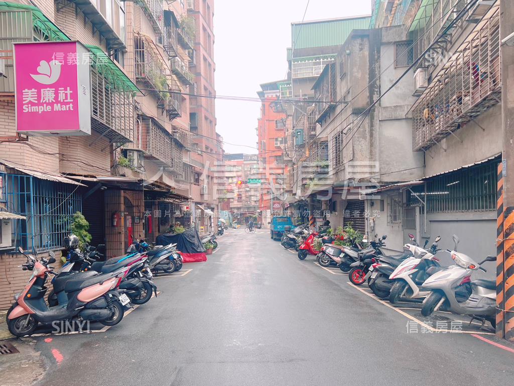 一層一戶獨棟華廈四房車位房屋室內格局與周邊環境