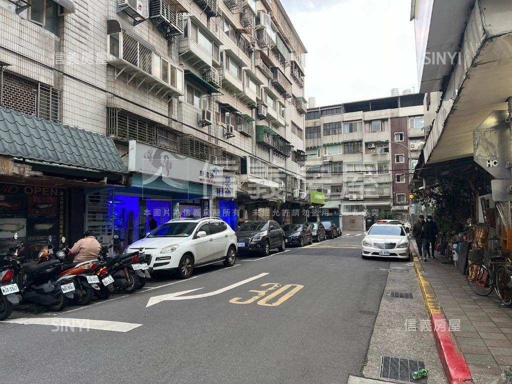 力霸水族館街美屋１Ｆ房屋室內格局與周邊環境