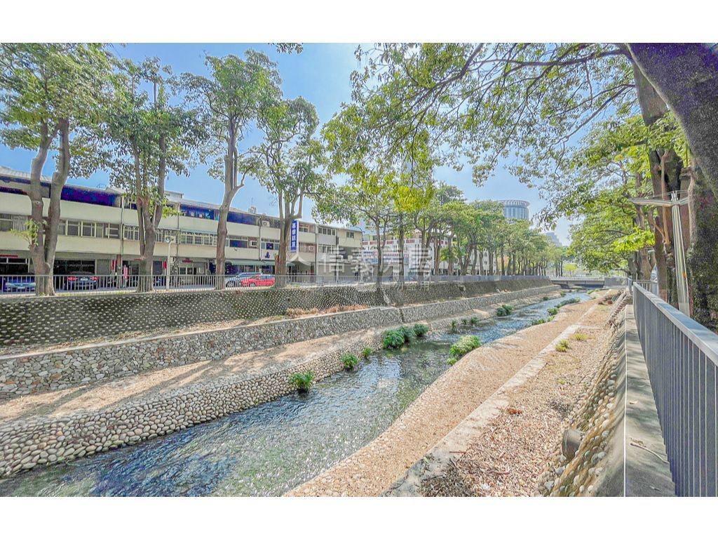 近新光三越穩定收租透套房屋室內格局與周邊環境