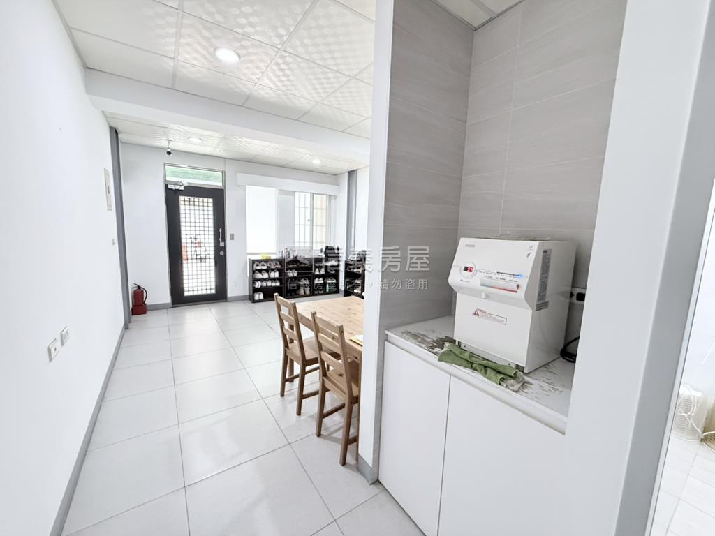 近新光三越穩定收租透套房屋室內格局與周邊環境
