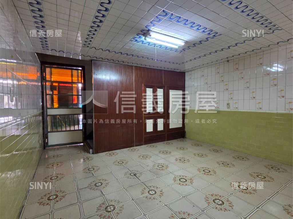 英明商圈低總價活巷透天房屋室內格局與周邊環境