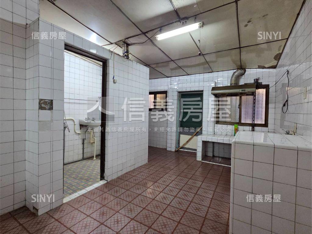 英明商圈低總價活巷透天房屋室內格局與周邊環境