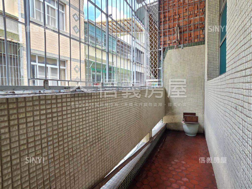 英明商圈低總價活巷透天房屋室內格局與周邊環境