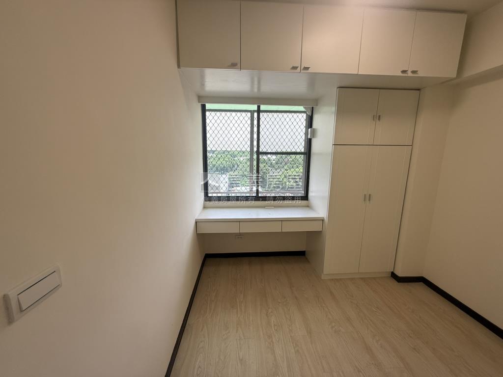 世紀龍門中高樓層整理三房房屋室內格局與周邊環境