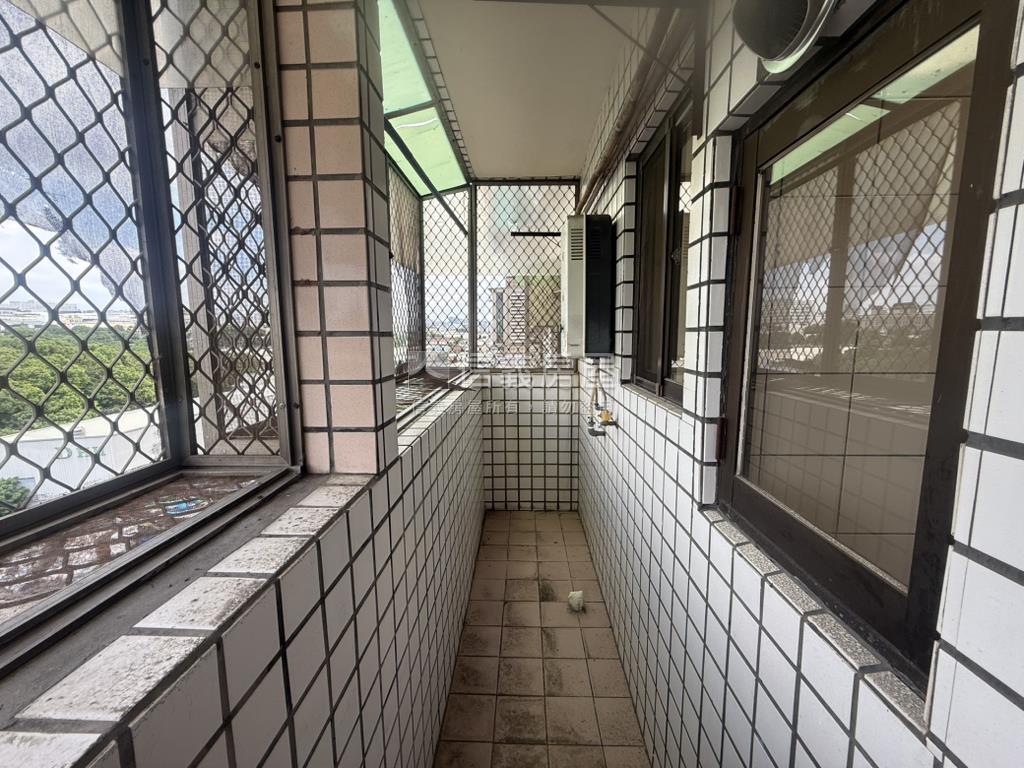 世紀龍門中高樓層整理三房房屋室內格局與周邊環境