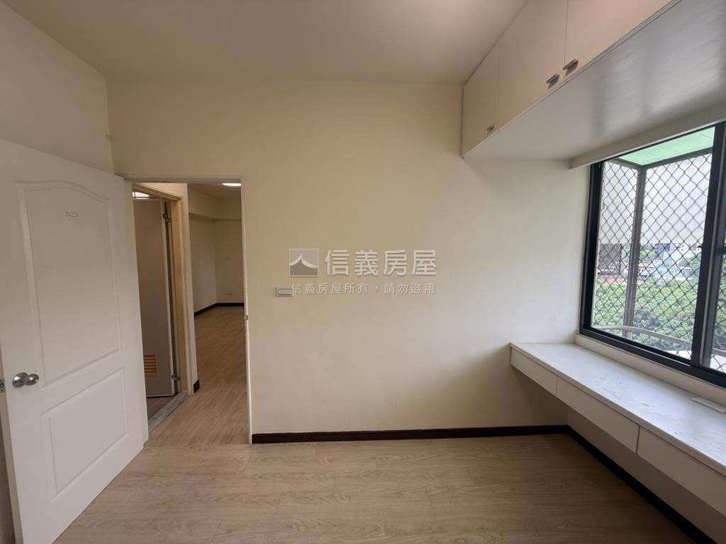 世紀龍門中高樓層整理三房房屋室內格局與周邊環境