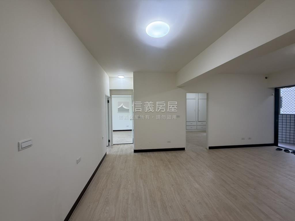 世紀龍門中高樓層整理三房房屋室內格局與周邊環境