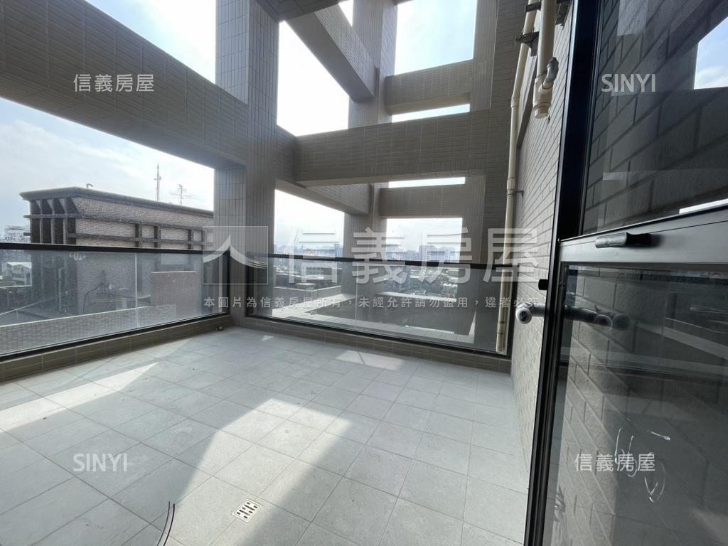 首笠捷運高樓露臺兩房兩衛房屋室內格局與周邊環境