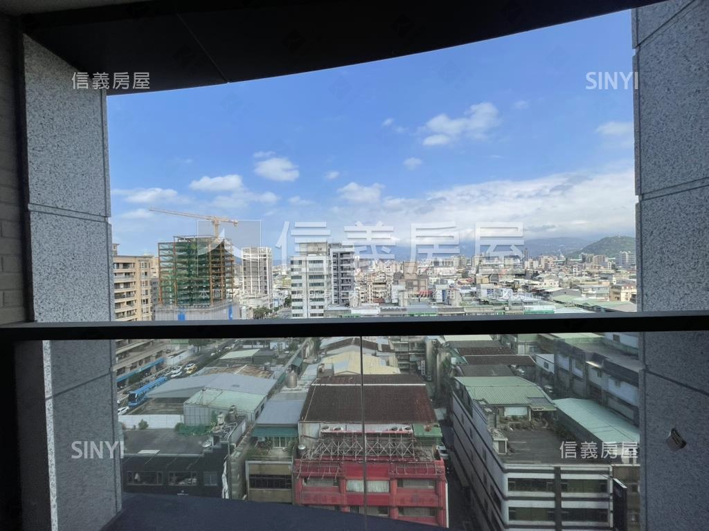 首笠捷運高樓露臺兩房兩衛房屋室內格局與周邊環境