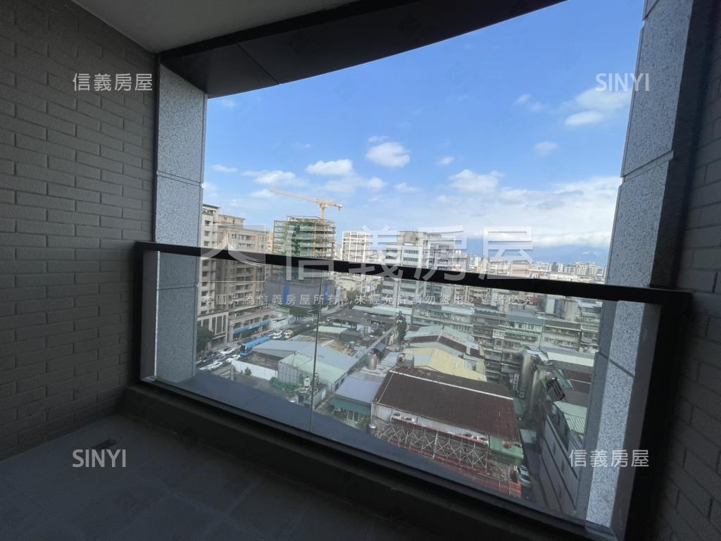 首笠捷運高樓露臺兩房兩衛房屋室內格局與周邊環境