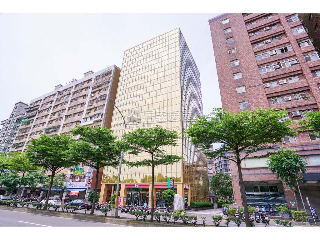 溪城路超寬店面房屋室內格局與周邊環境