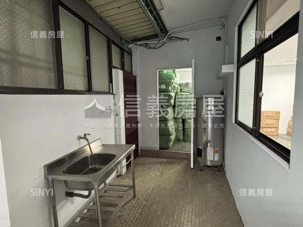 忠孝東路五段住辦一樓房屋室內格局與周邊環境