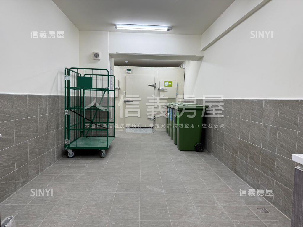 新美齊画世代次高樓層房屋室內格局與周邊環境