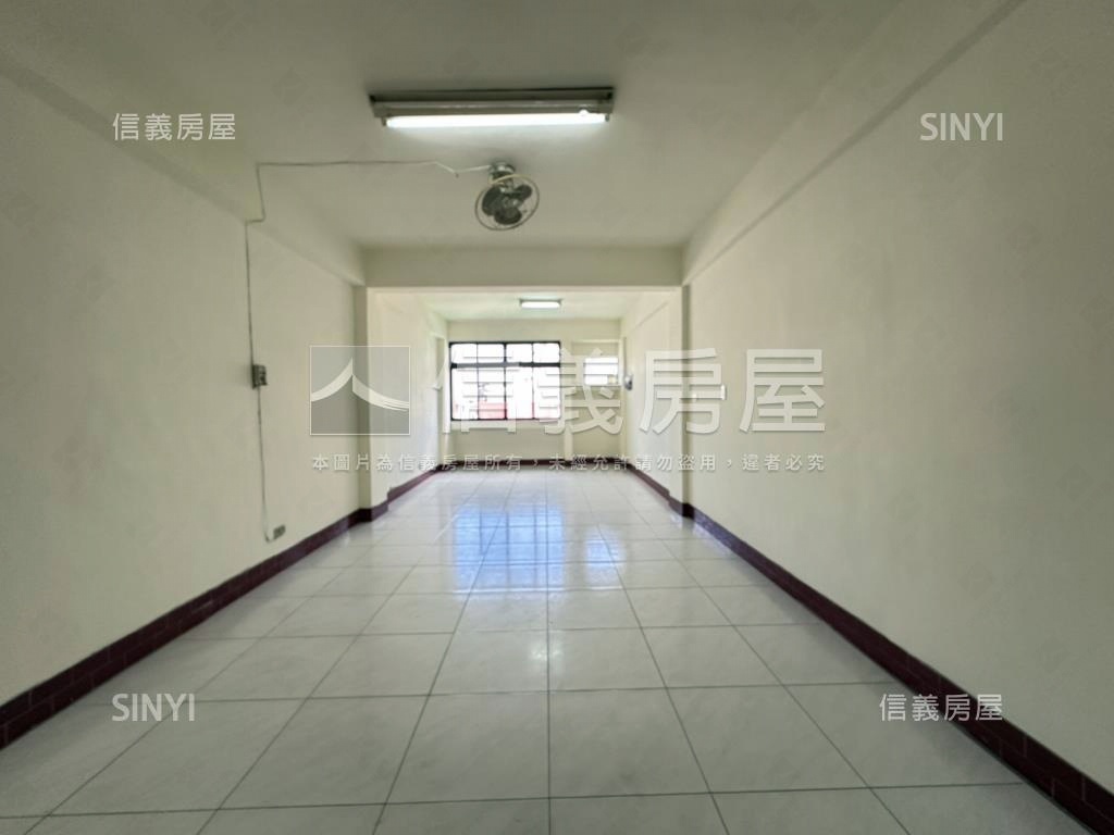 鹽埕埔大舞台市場透天店面房屋室內格局與周邊環境