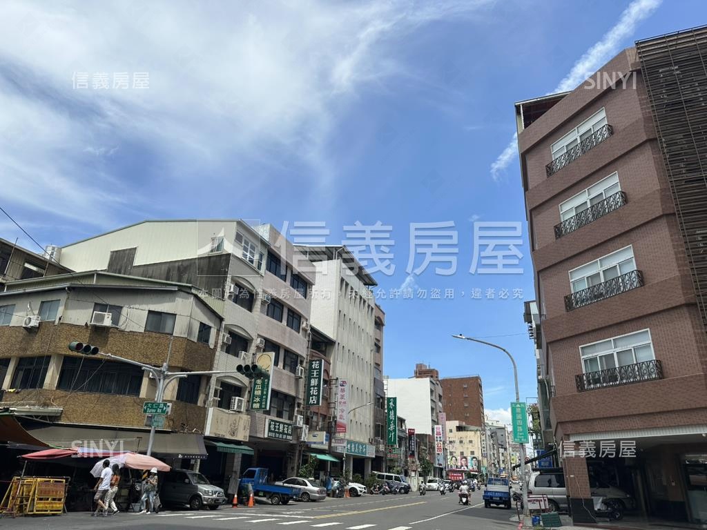 鹽埕埔大舞台市場透天店面房屋室內格局與周邊環境