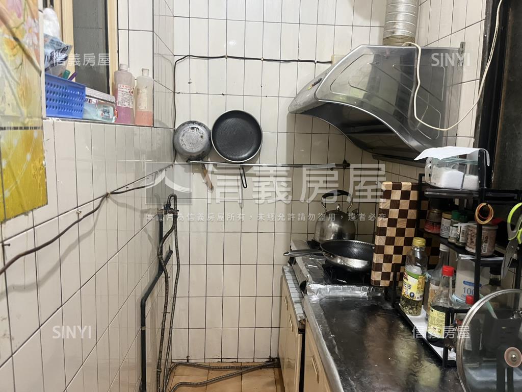 三元市場鳳吉四街１樓樓店房屋室內格局與周邊環境