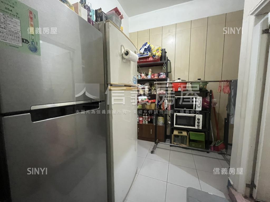 三元市場鳳吉四街１樓樓店房屋室內格局與周邊環境