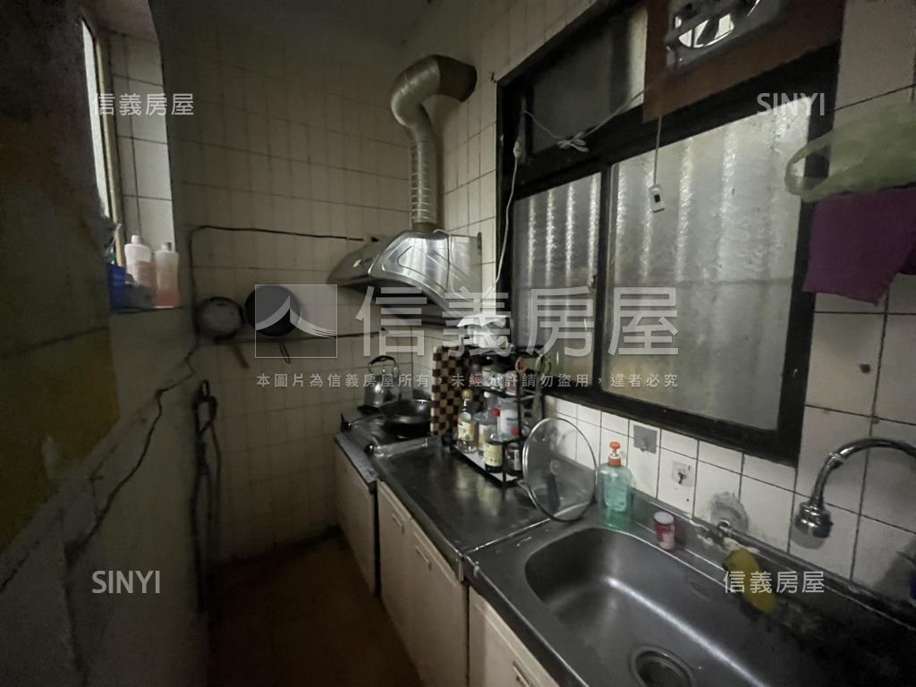 三元市場鳳吉四街１樓樓店房屋室內格局與周邊環境