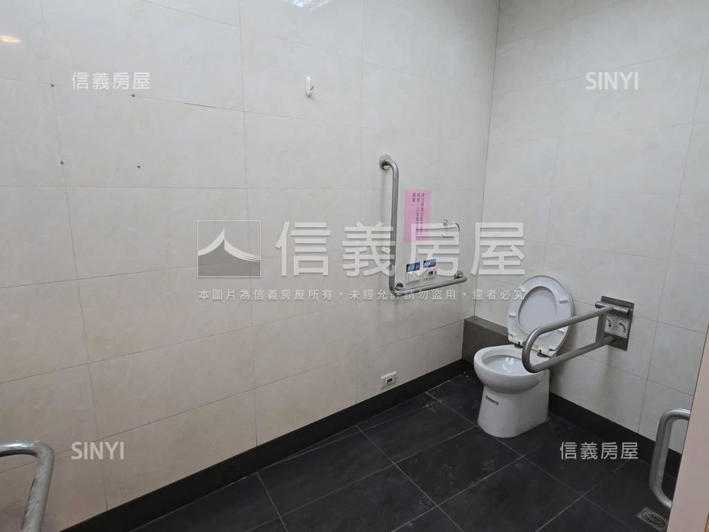 板橋中山路黃金店面房屋室內格局與周邊環境