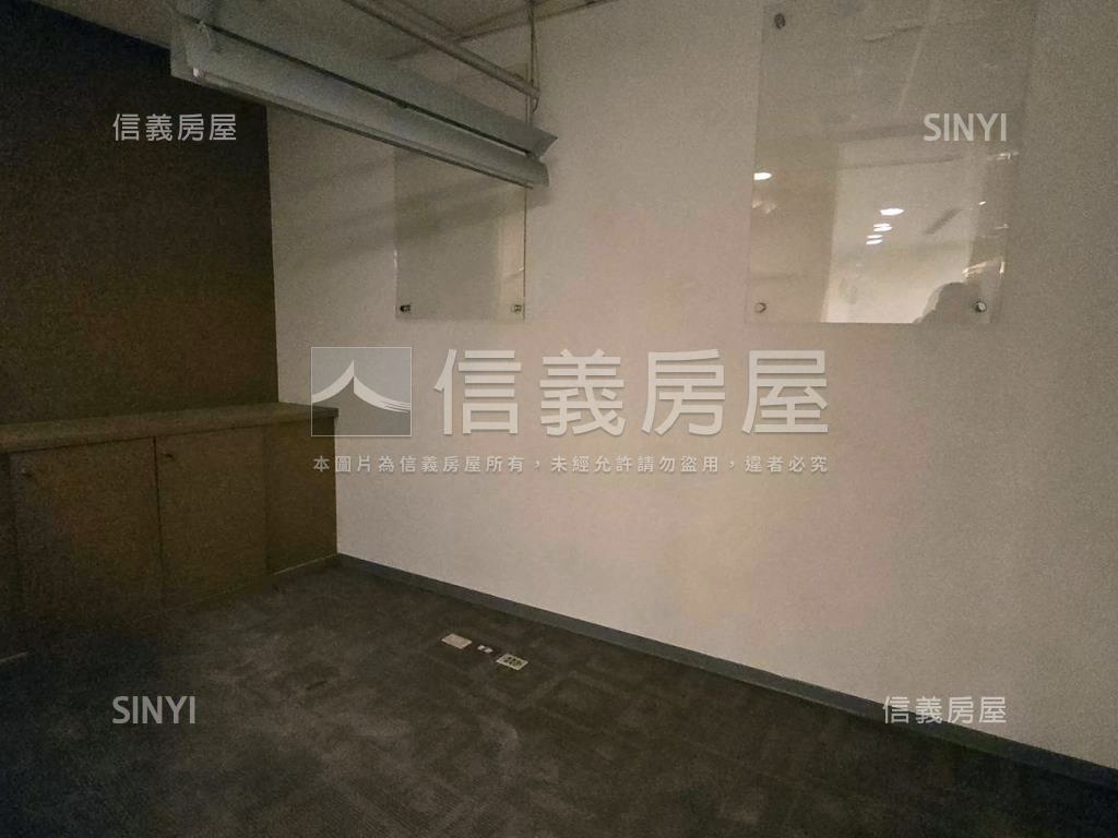 板橋中山路黃金店面房屋室內格局與周邊環境