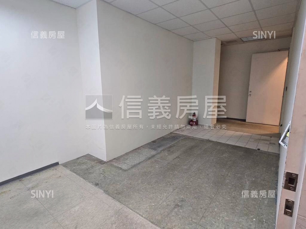板橋中山路黃金店面房屋室內格局與周邊環境