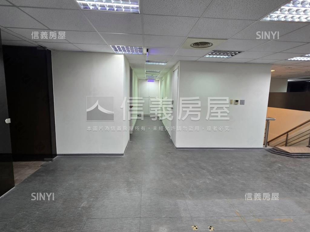 板橋中山路黃金店面房屋室內格局與周邊環境