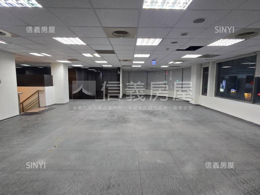 板橋中山路黃金店面房屋室內格局與周邊環境