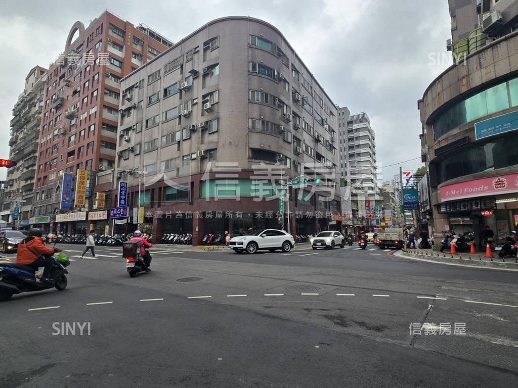 板橋中山路黃金店面房屋室內格局與周邊環境