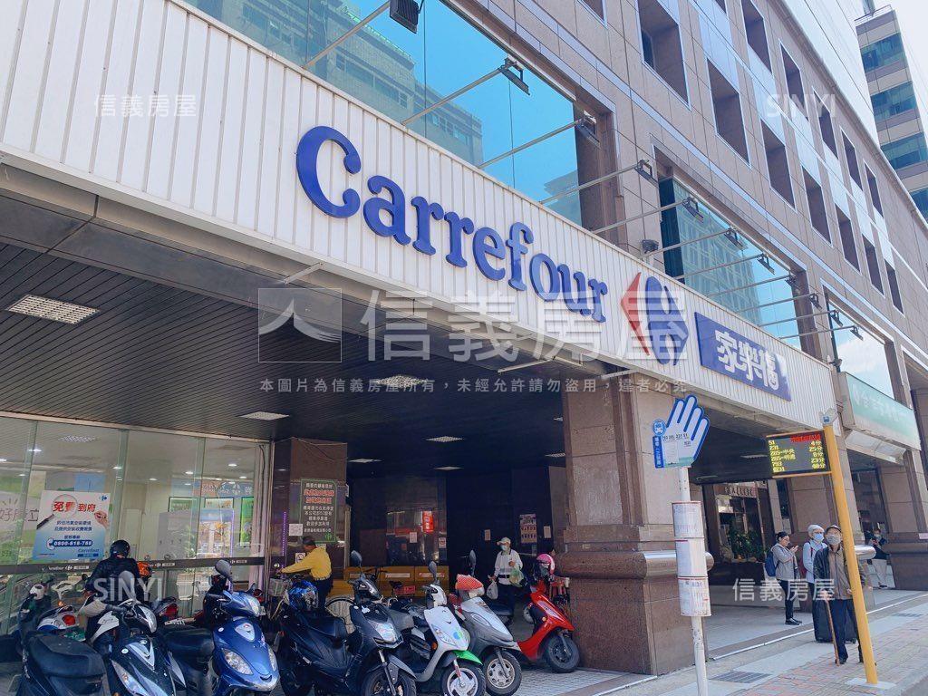 板橋中山路黃金店面房屋室內格局與周邊環境
