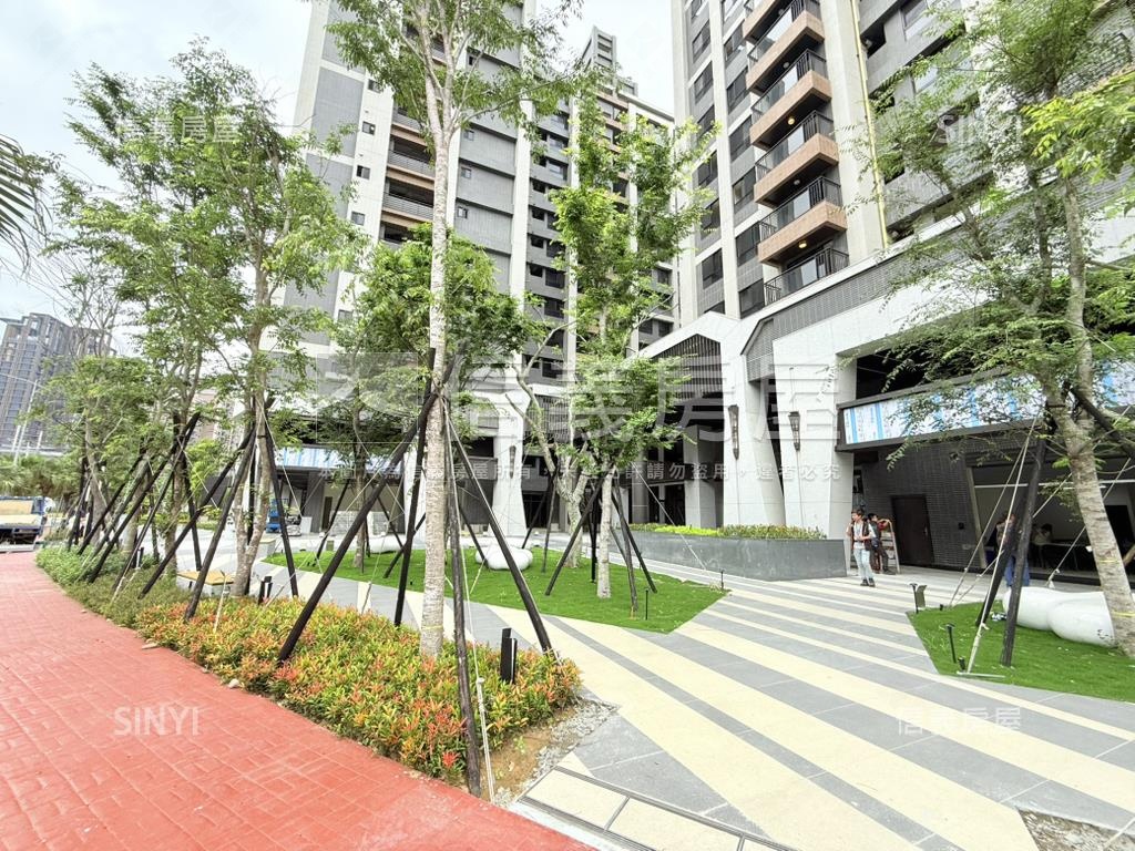 全新高鐵朝南邊間視野三房房屋室內格局與周邊環境